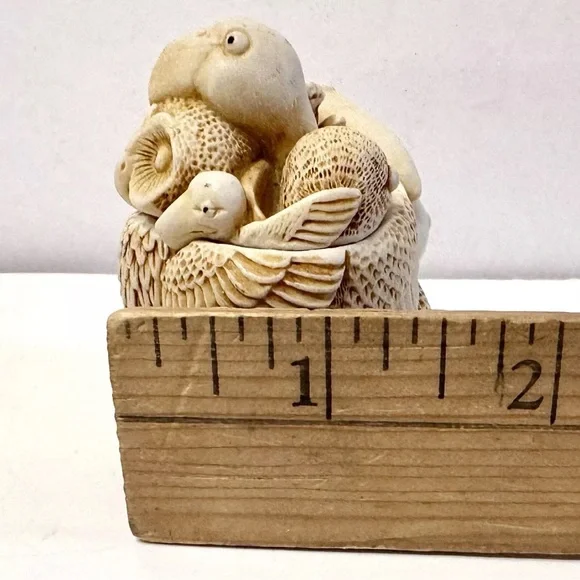 Harmony Kingdom Trinket Box Birds Teacher's Pet By Peter Calvesbert retired 1994 - Picture 16 of 16